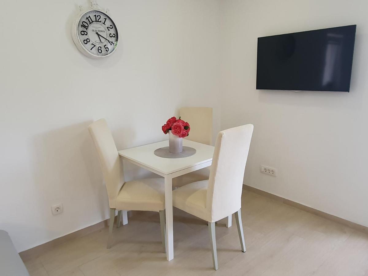Apartmani Melanie Poreč Dış mekan fotoğraf