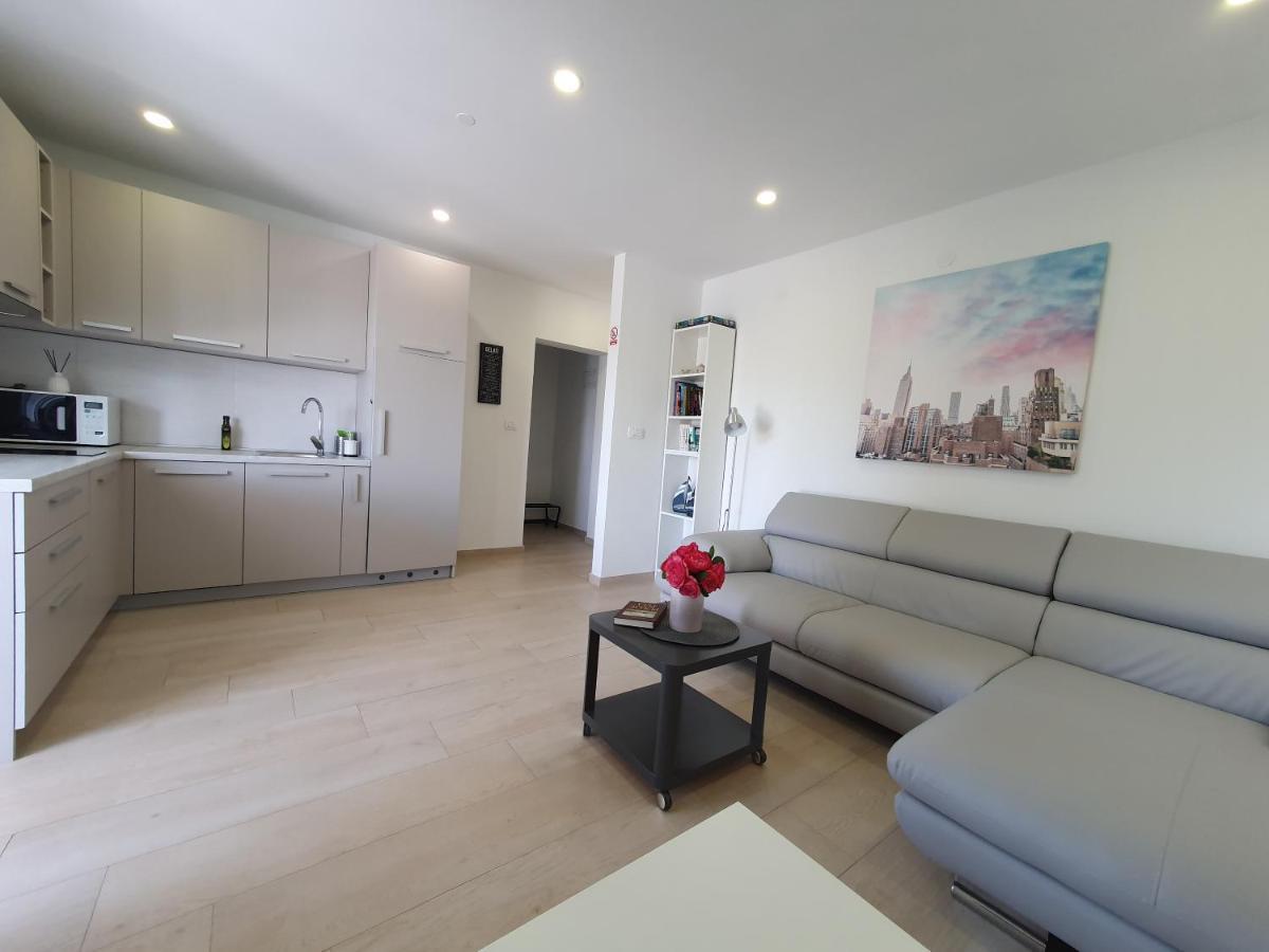Apartmani Melanie Poreč Dış mekan fotoğraf