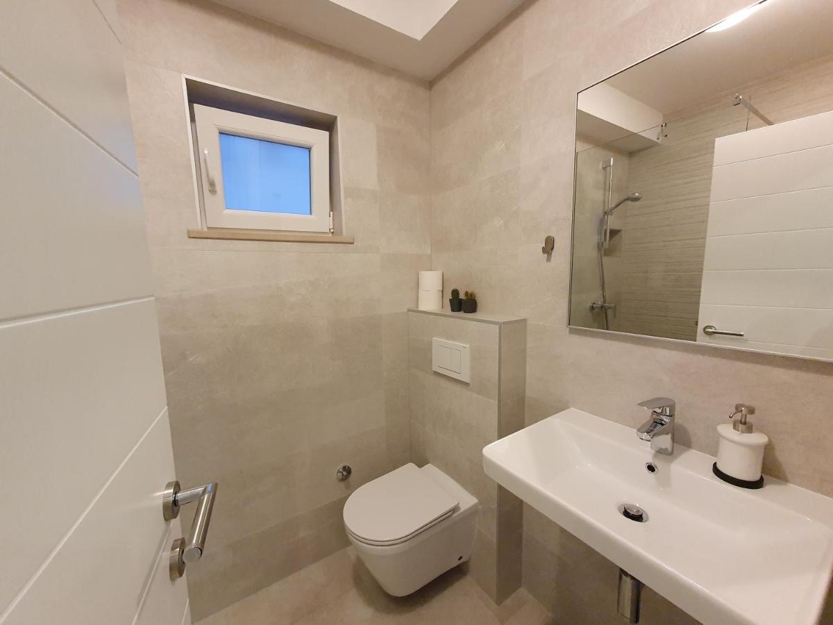 Apartmani Melanie Poreč Dış mekan fotoğraf