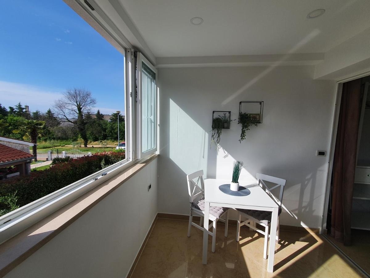 Apartmani Melanie Poreč Dış mekan fotoğraf