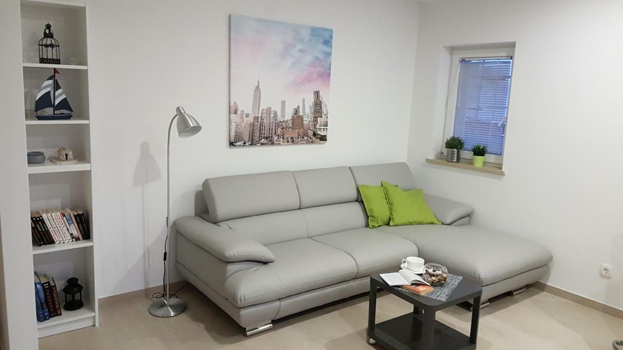 Apartmani Melanie Poreč Dış mekan fotoğraf